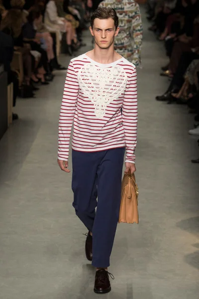 Look 45